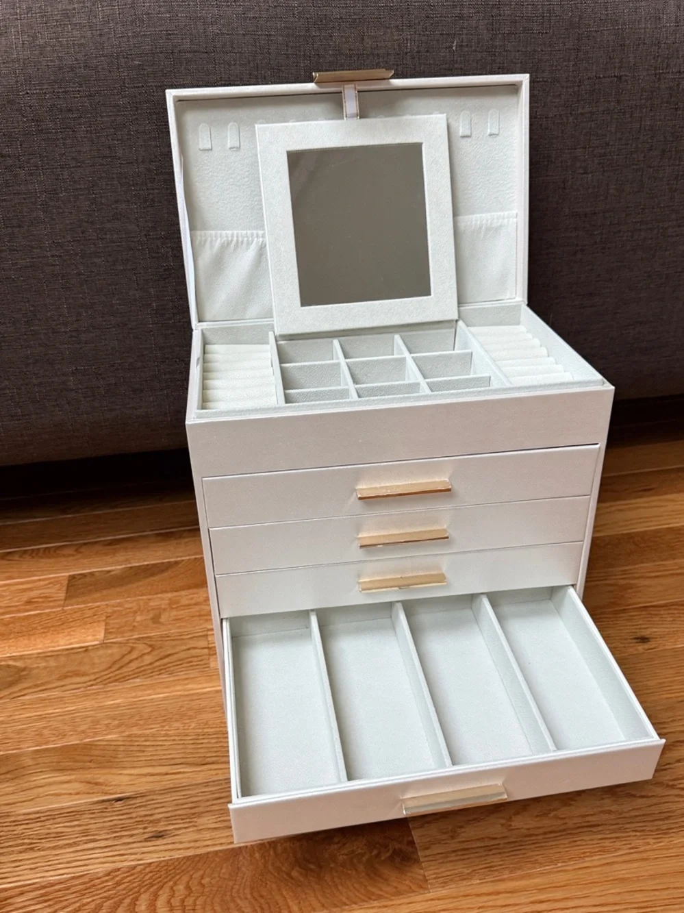 Jewelry organizer